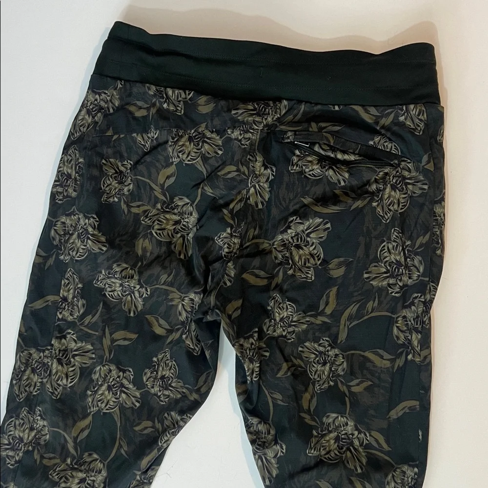 Athleta Trekkie North Print Jogger - Picture 8 of 8